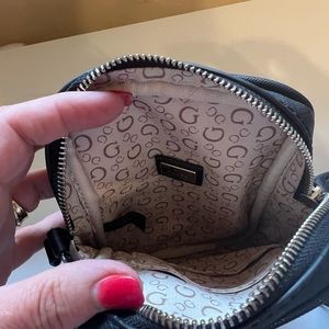 Guess crossbody phone case